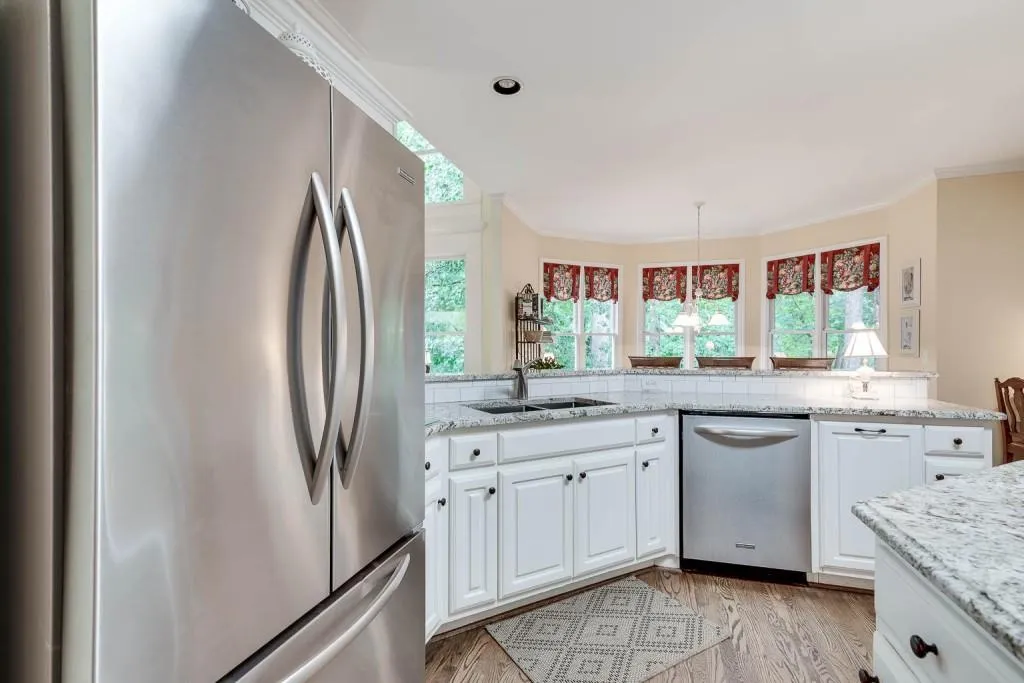 410 Ivy Hall Drive, Sandy Springs, Georgia 30350, 5 Bedrooms Bedrooms, ,5 BathroomsBathrooms,Residential,Sold,410 Ivy Hall Drive,6896017