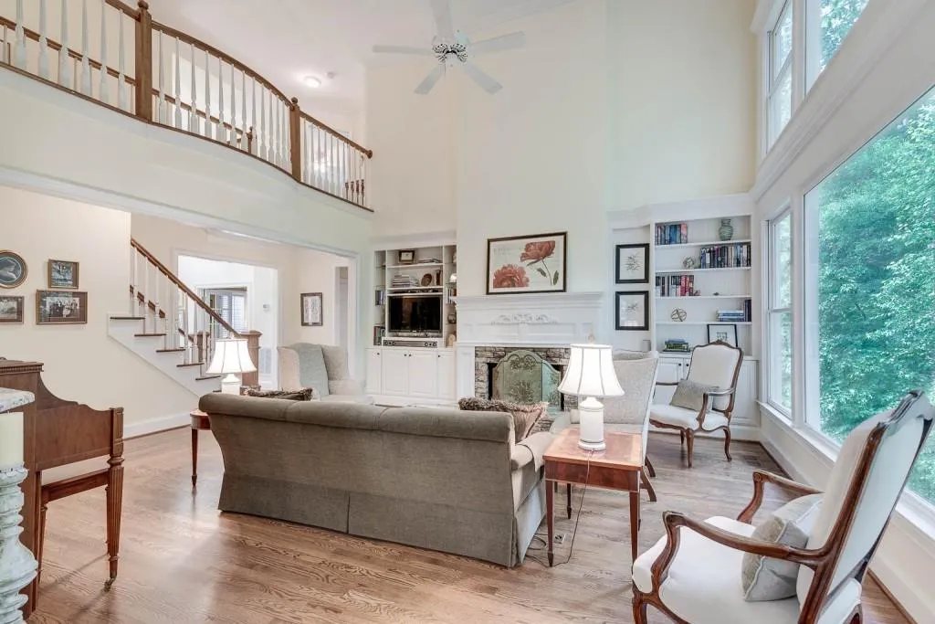 410 Ivy Hall Drive, Sandy Springs, Georgia 30350, 5 Bedrooms Bedrooms, ,5 BathroomsBathrooms,Residential,Sold,410 Ivy Hall Drive,6896017