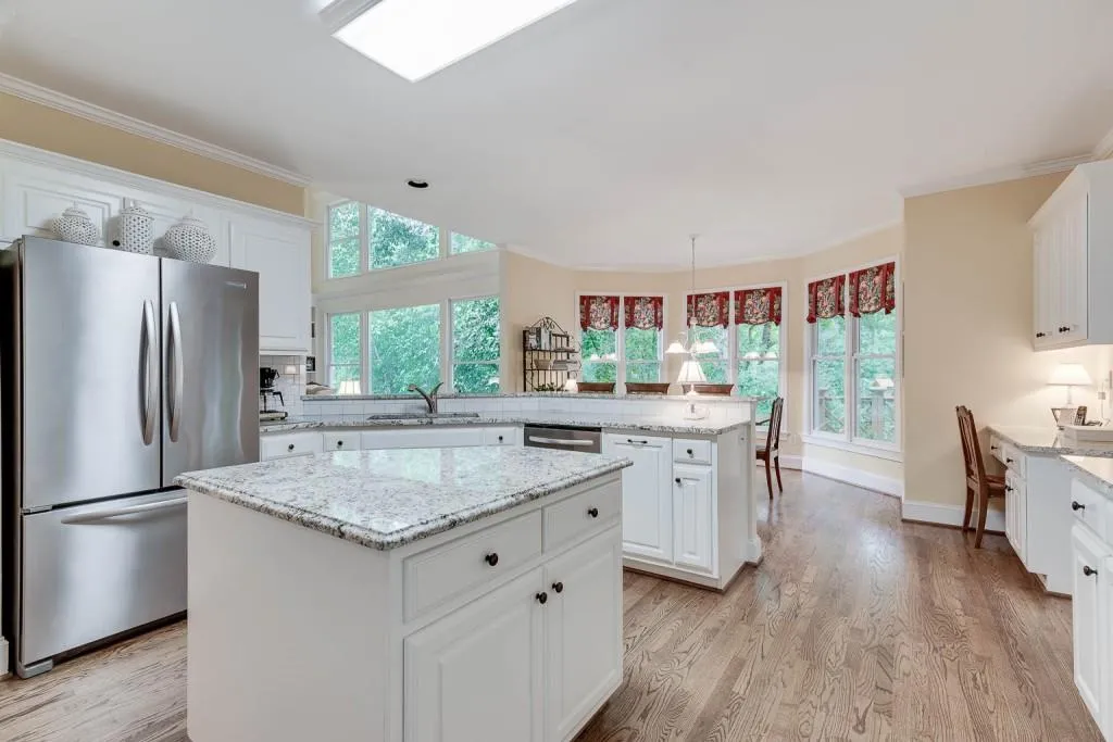 410 Ivy Hall Drive, Sandy Springs, Georgia 30350, 5 Bedrooms Bedrooms, ,5 BathroomsBathrooms,Residential,Sold,410 Ivy Hall Drive,6896017