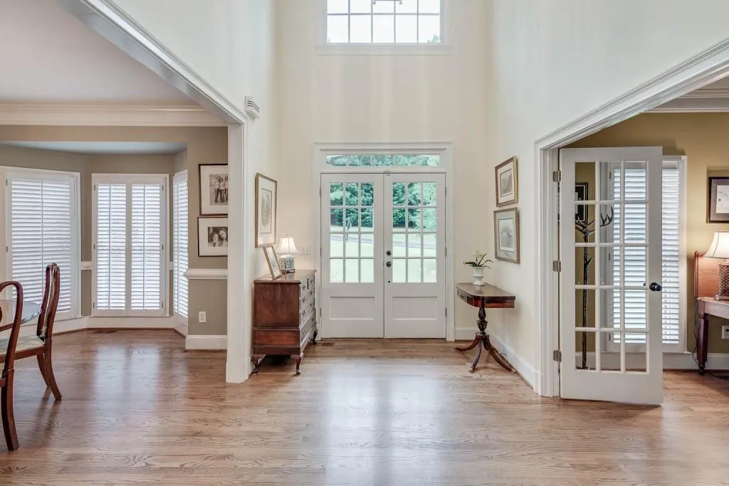 410 Ivy Hall Drive, Sandy Springs, Georgia 30350, 5 Bedrooms Bedrooms, ,5 BathroomsBathrooms,Residential,Sold,410 Ivy Hall Drive,6896017