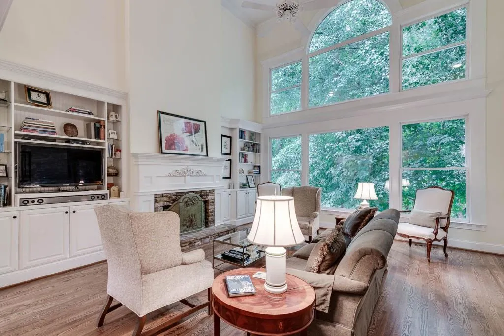 410 Ivy Hall Drive, Sandy Springs, Georgia 30350, 5 Bedrooms Bedrooms, ,5 BathroomsBathrooms,Residential,Sold,410 Ivy Hall Drive,6896017