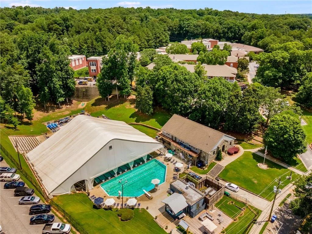 Bird's eye view featuring a view of trees