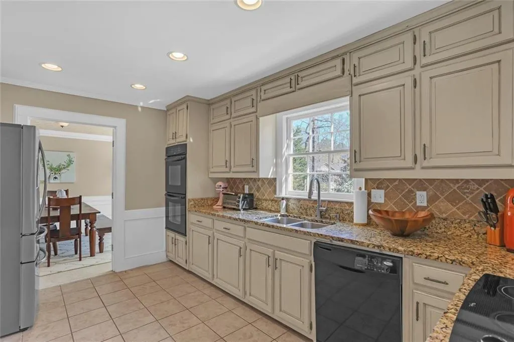 7575 Hunters Woods Drive, Atlanta, Georgia 30350, 6 Bedrooms Bedrooms, ,4 BathroomsBathrooms,Residential,For Sale,7575 Hunters Woods Drive,7740336