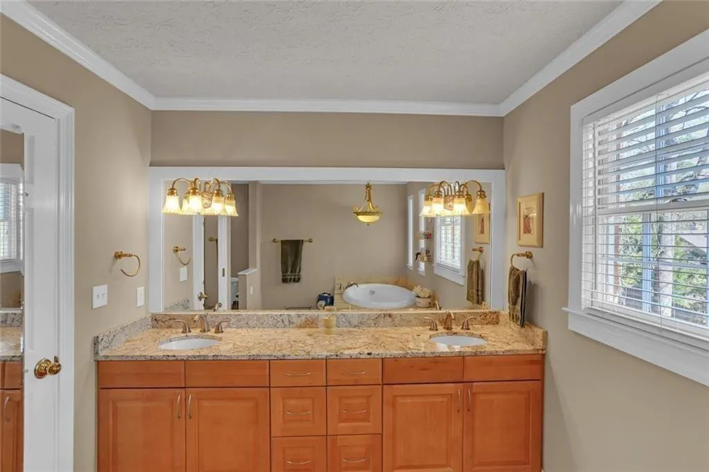 7575 Hunters Woods Drive, Atlanta, Georgia 30350, 6 Bedrooms Bedrooms, ,4 BathroomsBathrooms,Residential,For Sale,7575 Hunters Woods Drive,7740336