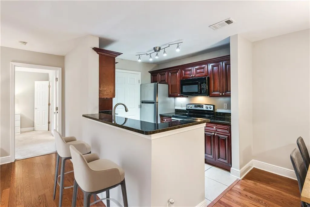 7205 Santa Fe Parkway, Sandy Springs, Georgia 30350, 2 Bedrooms Bedrooms, ,2 BathroomsBathrooms,Residential,Sold,7205 Santa Fe Parkway,6772482