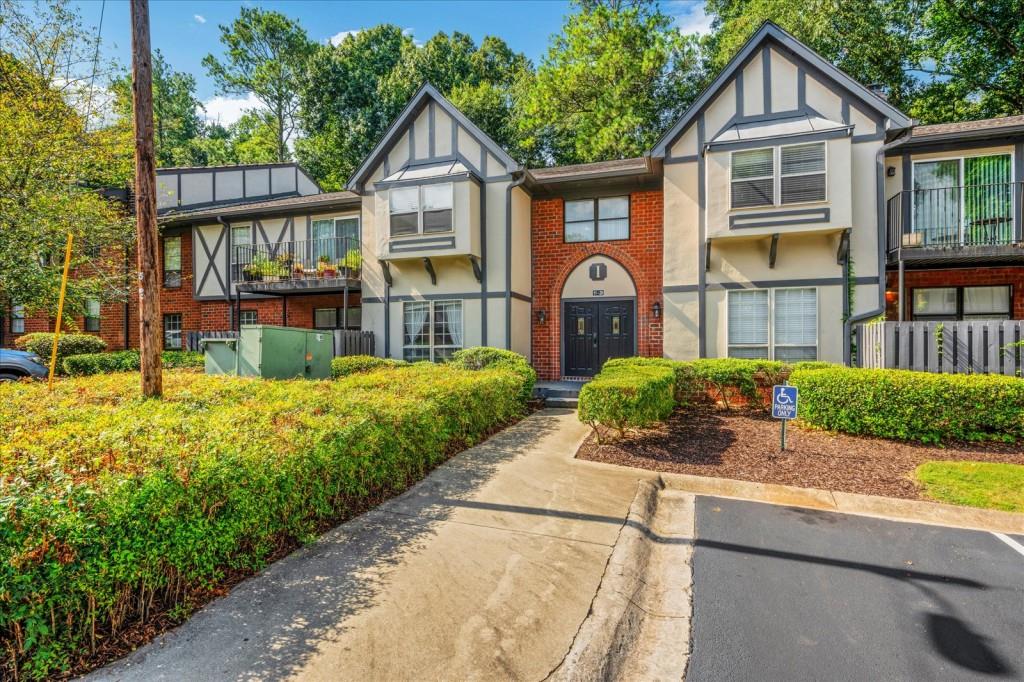 6851 Roswell Road Unit I15, Sandy Springs, Georgia 30328, 3 Bedrooms Bedrooms, ,2 BathroomsBathrooms,Residential,Sold,6851 Roswell Road Unit I15,7259098