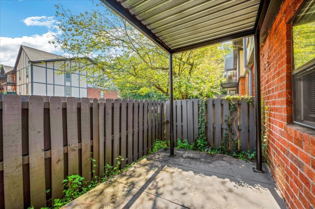 6851 Roswell Road Unit I15, Sandy Springs, Georgia 30328, 3 Bedrooms Bedrooms, ,2 BathroomsBathrooms,Residential,Sold,6851 Roswell Road Unit I15,7259098