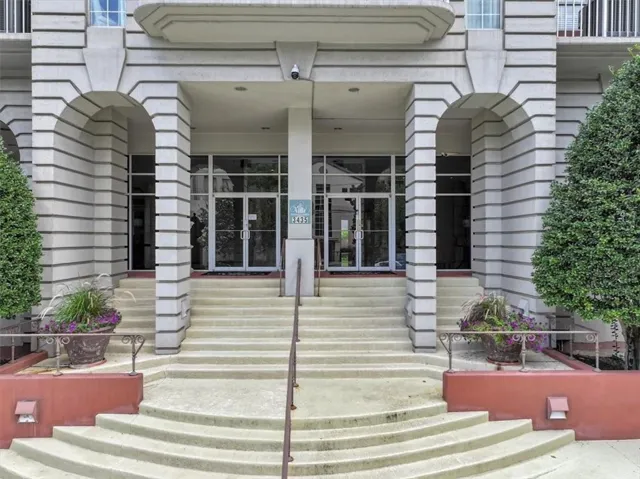 Guest parking available at the front of the building and nearby on the street
