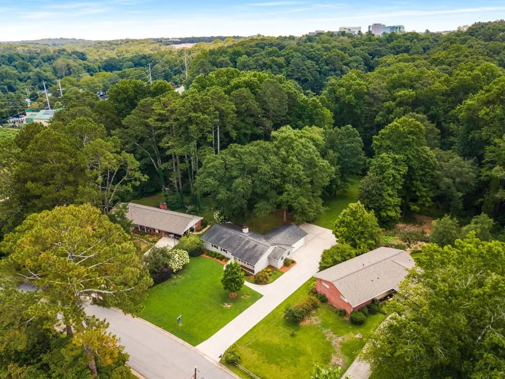 6639 Cherry Tree Lane, Atlanta, Georgia 30328, 3 Bedrooms Bedrooms, ,2 BathroomsBathrooms,Residential,Sold,6639 Cherry Tree Lane,7610793