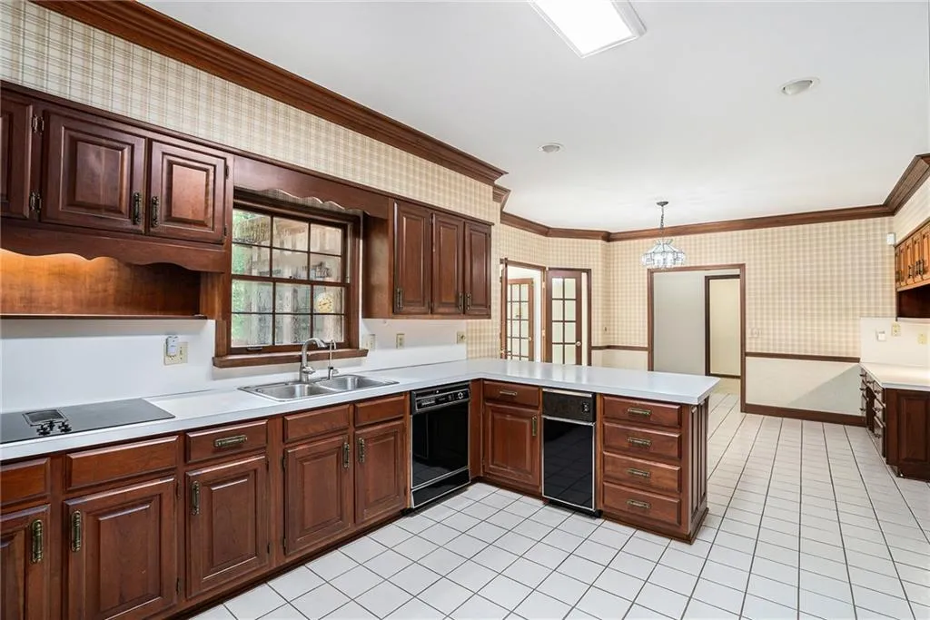 355 Aldenshire Place, Atlanta, Georgia 30350, 5 Bedrooms Bedrooms, ,5 BathroomsBathrooms,Residential,For Sale,355 Aldenshire Place,7631535