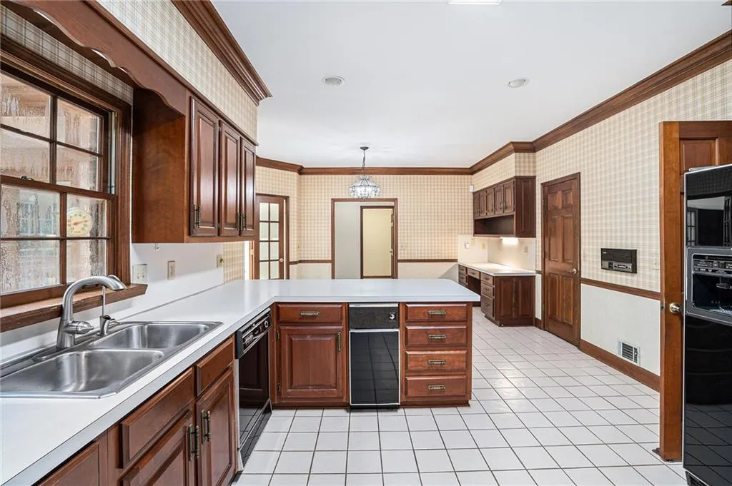 355 Aldenshire Place, Atlanta, Georgia 30350, 5 Bedrooms Bedrooms, ,5 BathroomsBathrooms,Residential,For Sale,355 Aldenshire Place,7631535