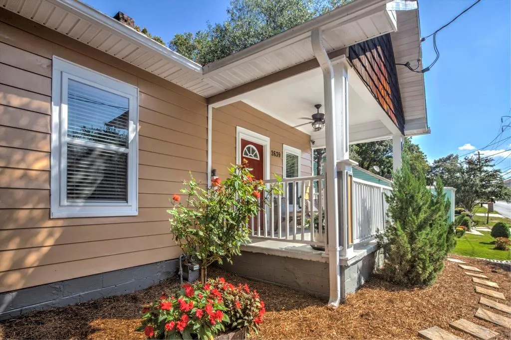 2639 Peyton Road Nw, Atlanta, Georgia 30318, 2 Bedrooms Bedrooms, ,2 BathroomsBathrooms,Residential,Sold,2639 Peyton Road Nw,5913194