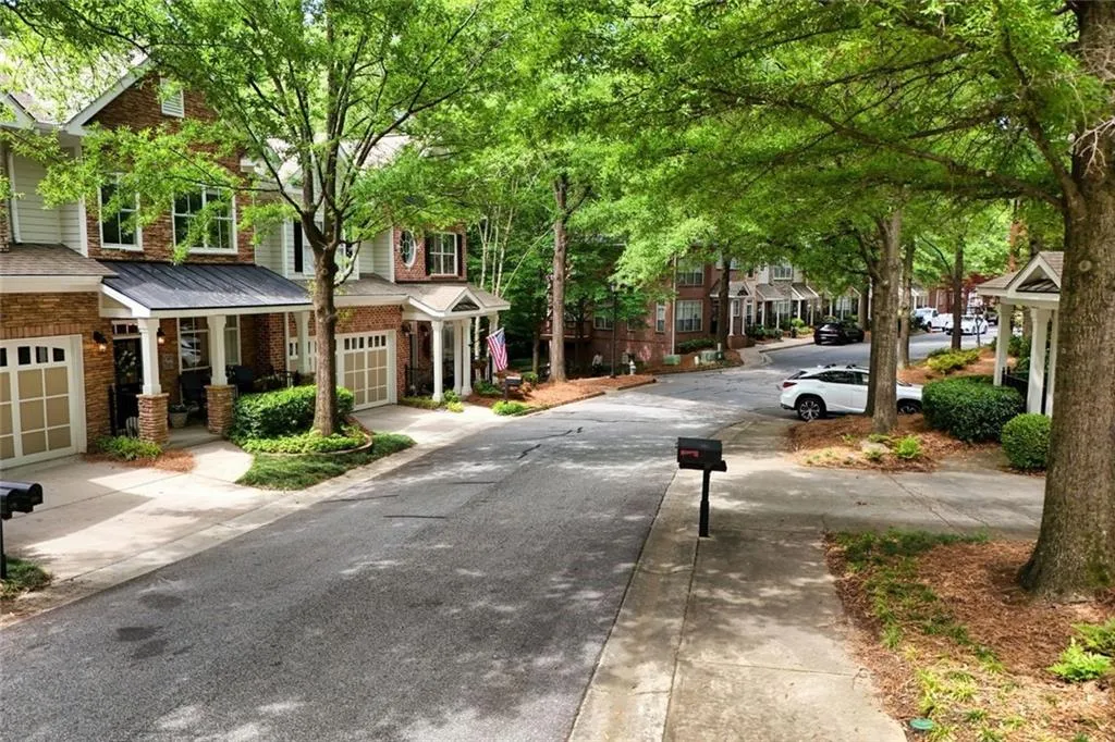 1203 Glenridge Place Ne, Atlanta, Georgia 30342, 5 Bedrooms Bedrooms, ,4 BathroomsBathrooms,Residential,Sold,1203 Glenridge Place Ne,7580536