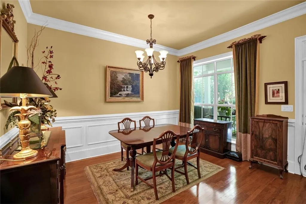 1203 Glenridge Place Ne, Atlanta, Georgia 30342, 5 Bedrooms Bedrooms, ,4 BathroomsBathrooms,Residential,Sold,1203 Glenridge Place Ne,7580536