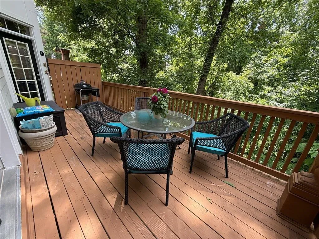 1203 Glenridge Place Ne, Atlanta, Georgia 30342, 5 Bedrooms Bedrooms, ,4 BathroomsBathrooms,Residential,Sold,1203 Glenridge Place Ne,7580536