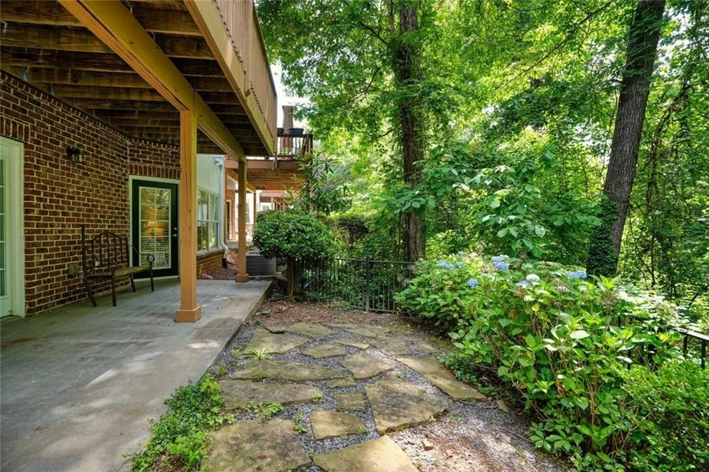 Terrace patio - one of 3 outdoor living spaces