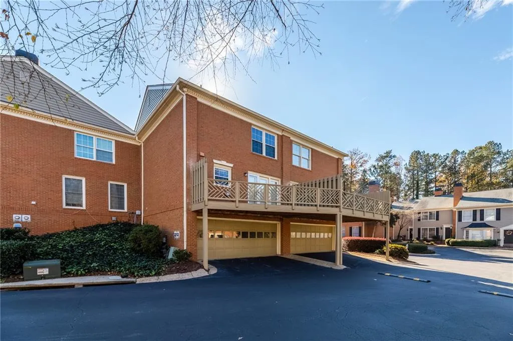 68 Mount Vernon Circle, Sandy Springs, Georgia 30338, 2 Bedrooms Bedrooms, ,2 BathroomsBathrooms,Residential,Sold,68 Mount Vernon Circle,6976348