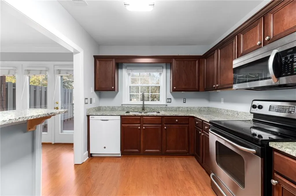68 Mount Vernon Circle, Sandy Springs, Georgia 30338, 2 Bedrooms Bedrooms, ,2 BathroomsBathrooms,Residential,Sold,68 Mount Vernon Circle,6976348