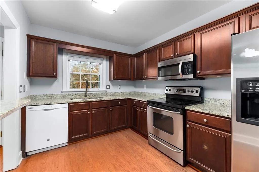 68 Mount Vernon Circle, Sandy Springs, Georgia 30338, 2 Bedrooms Bedrooms, ,2 BathroomsBathrooms,Residential,Sold,68 Mount Vernon Circle,6976348