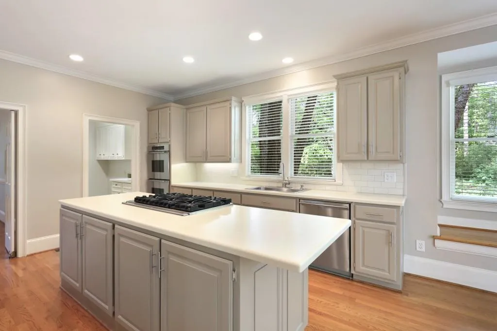 10 Old Stratton Chase, Sandy Springs, Georgia 30328, 5 Bedrooms Bedrooms, ,3 BathroomsBathrooms,Residential,Sold,10 Old Stratton Chase,5835260