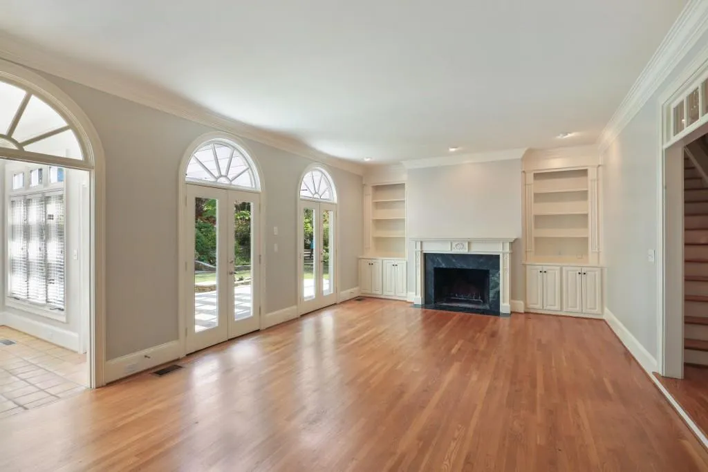 10 Old Stratton Chase, Sandy Springs, Georgia 30328, 5 Bedrooms Bedrooms, ,3 BathroomsBathrooms,Residential,Sold,10 Old Stratton Chase,5835260