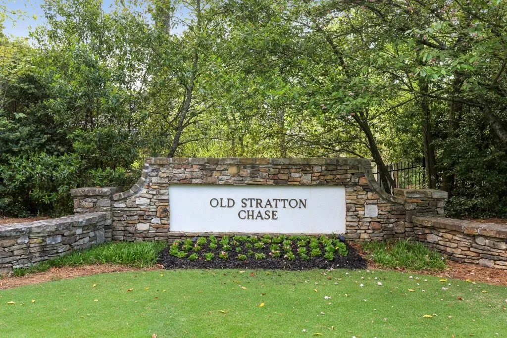 10 Old Stratton Chase, Sandy Springs, Georgia 30328, 5 Bedrooms Bedrooms, ,3 BathroomsBathrooms,Residential,Sold,10 Old Stratton Chase,5835260