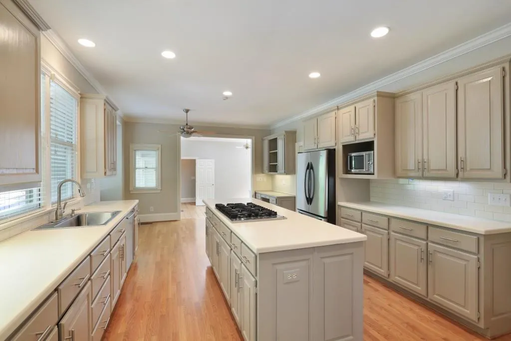 10 Old Stratton Chase, Sandy Springs, Georgia 30328, 5 Bedrooms Bedrooms, ,3 BathroomsBathrooms,Residential,Sold,10 Old Stratton Chase,5835260