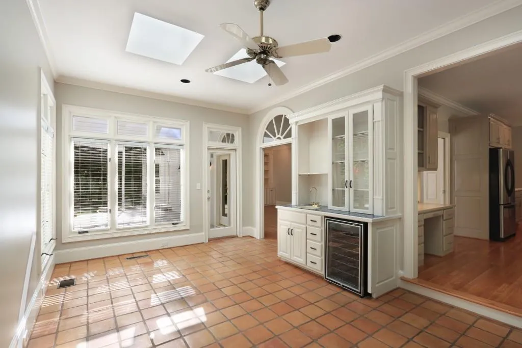 10 Old Stratton Chase, Sandy Springs, Georgia 30328, 5 Bedrooms Bedrooms, ,3 BathroomsBathrooms,Residential,Sold,10 Old Stratton Chase,5835260