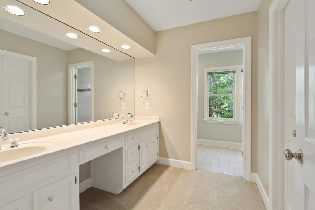 10 Old Stratton Chase, Sandy Springs, Georgia 30328, 5 Bedrooms Bedrooms, ,3 BathroomsBathrooms,Residential,Sold,10 Old Stratton Chase,5835260