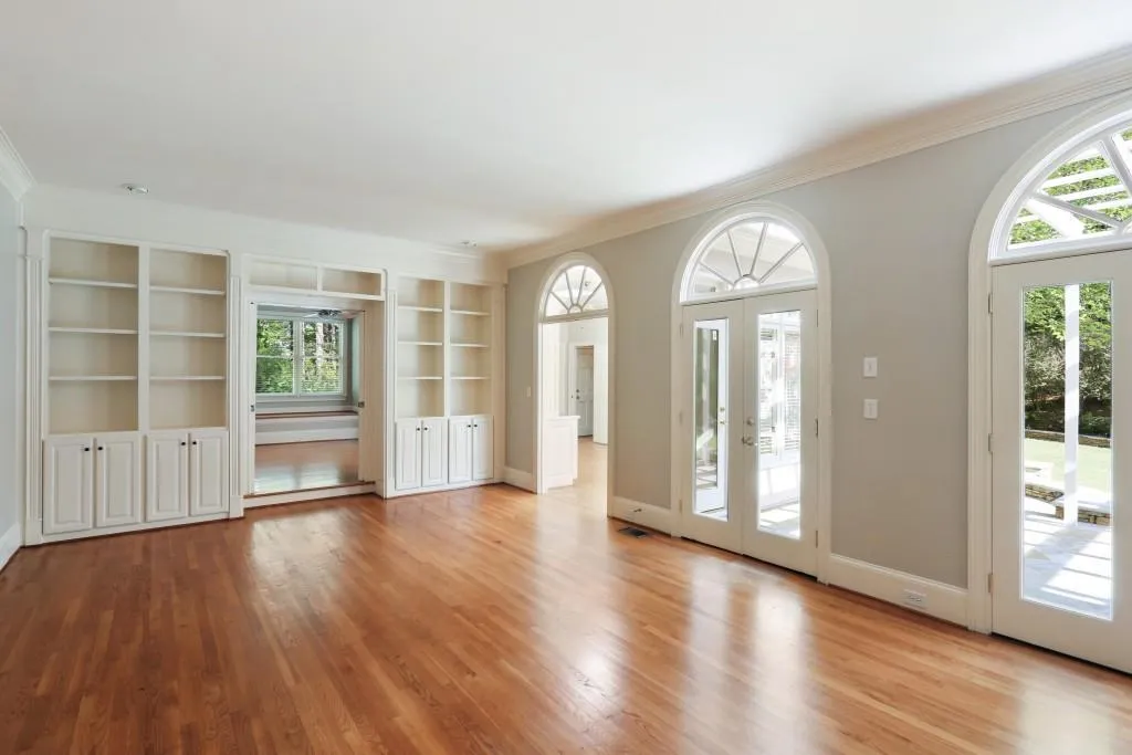 10 Old Stratton Chase, Sandy Springs, Georgia 30328, 5 Bedrooms Bedrooms, ,3 BathroomsBathrooms,Residential,Sold,10 Old Stratton Chase,5835260