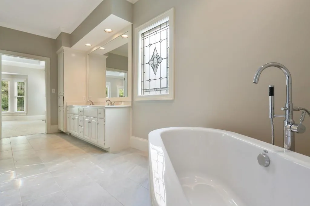 10 Old Stratton Chase, Sandy Springs, Georgia 30328, 5 Bedrooms Bedrooms, ,3 BathroomsBathrooms,Residential,Sold,10 Old Stratton Chase,5835260