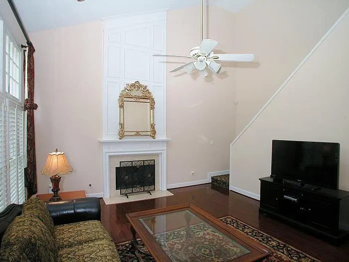 610 Glenridge Close, Atlanta, Georgia 30328, 4 Bedrooms Bedrooms, ,2 BathroomsBathrooms,Residential,Sold,610 Glenridge Close,5535184