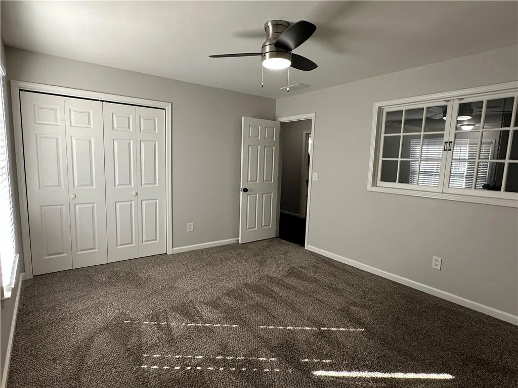 Bedroom 2 or office…, can change color temperature of ceiling fan light