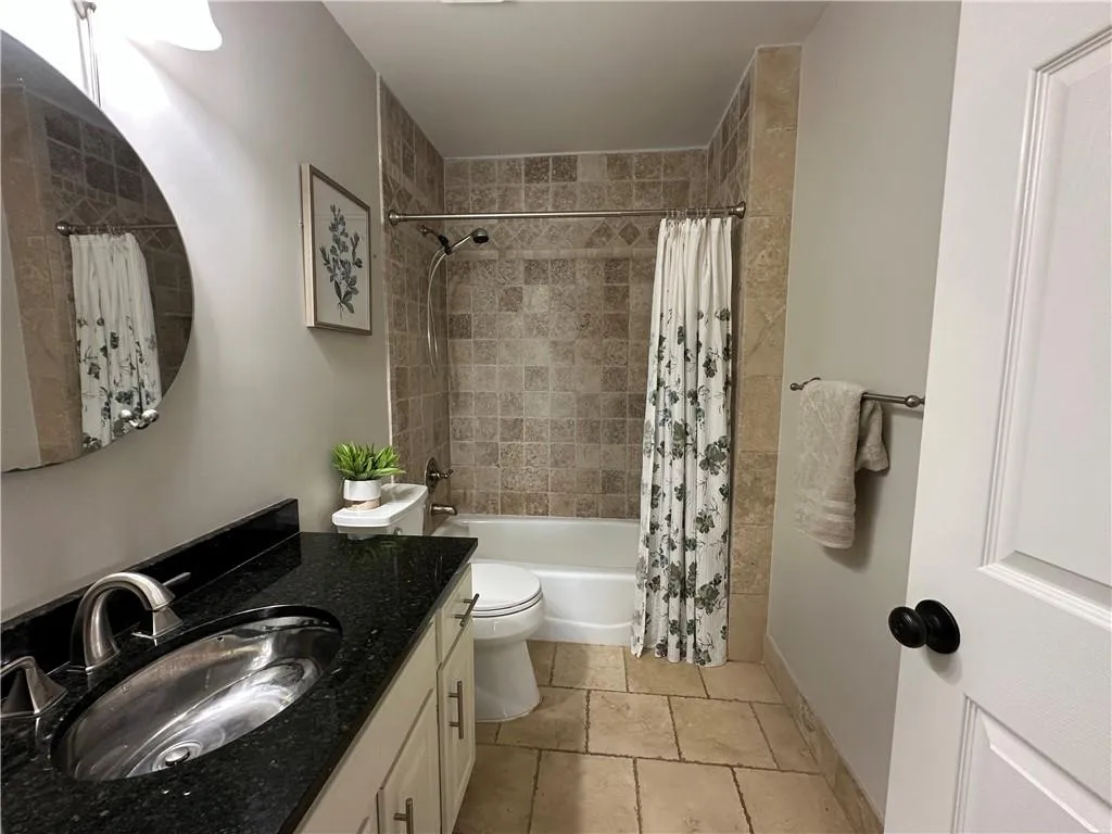 2nd Full bathroom upstairs