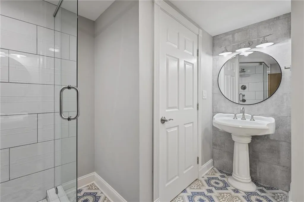 Full bath on Terrace Level