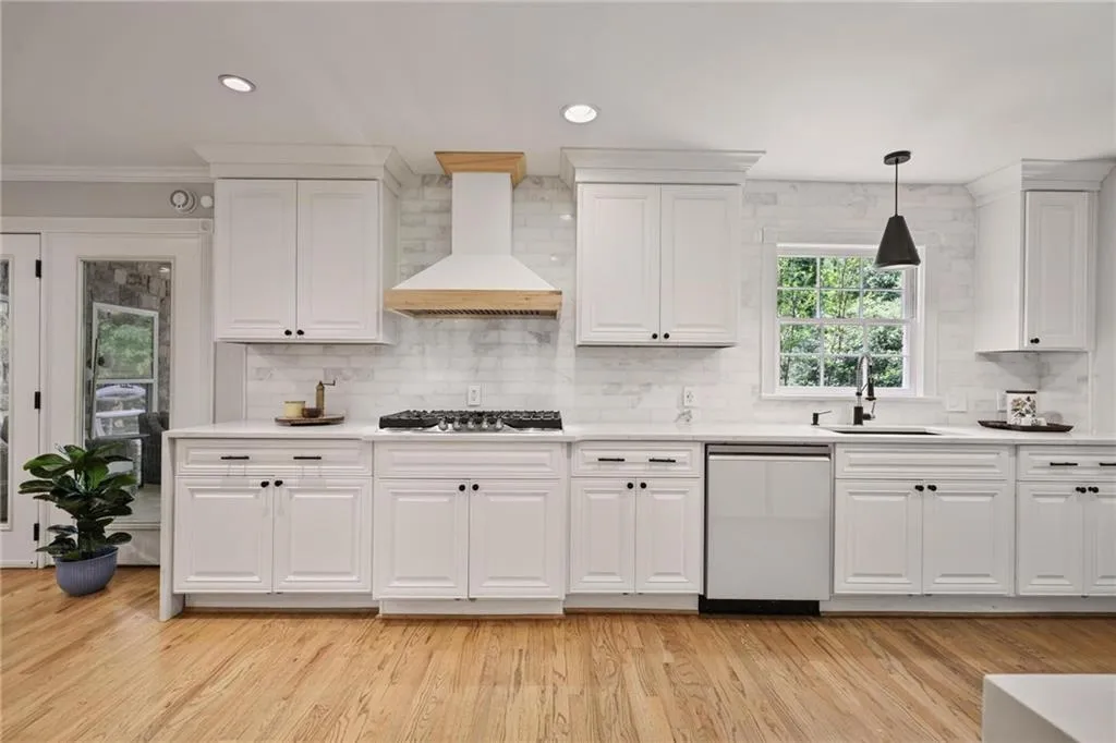 Beautifully updated kitchen