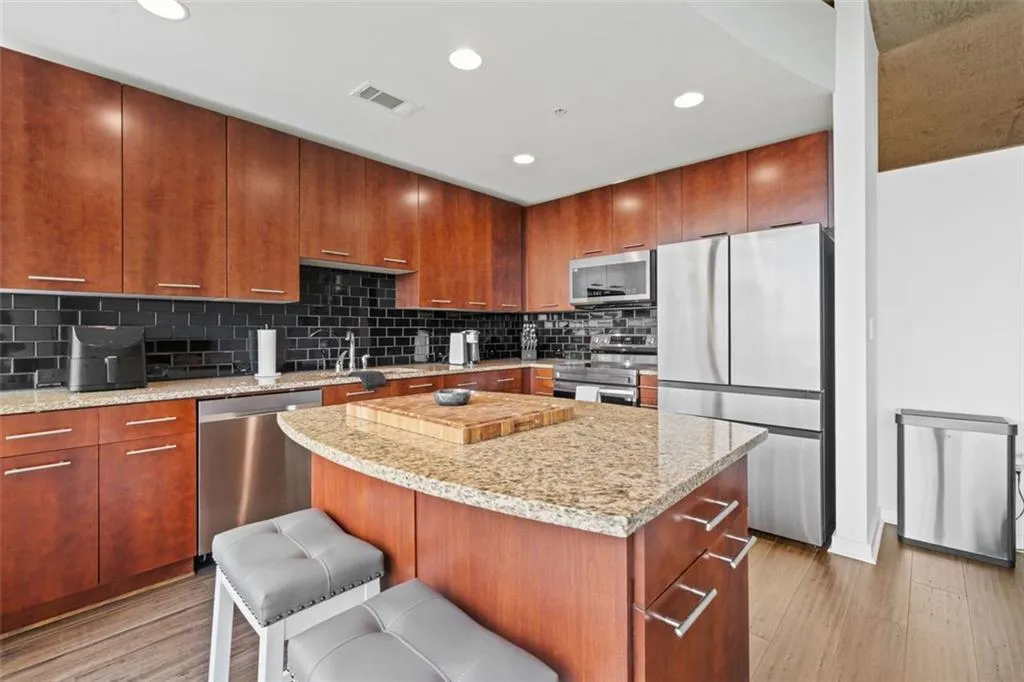 3300 Windy Ridge Parkway Se Unit 804, Atlanta, Georgia 30339, 1 Bedroom Bedrooms, ,1 BathroomBathrooms,Residential,For Sale,3300 Windy Ridge Parkway Se Unit 804,7610166