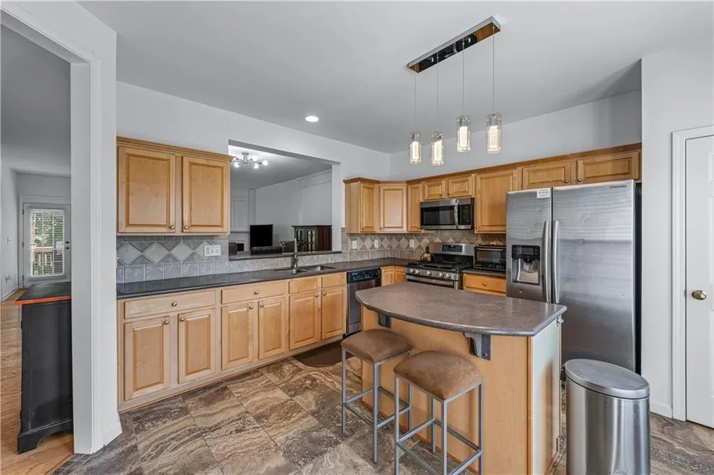 2487 Bridlewood Drive Se Unit 9, Atlanta, Georgia 30339, 3 Bedrooms Bedrooms, ,2 BathroomsBathrooms,Residential,For Sale,2487 Bridlewood Drive Se Unit 9,7643804