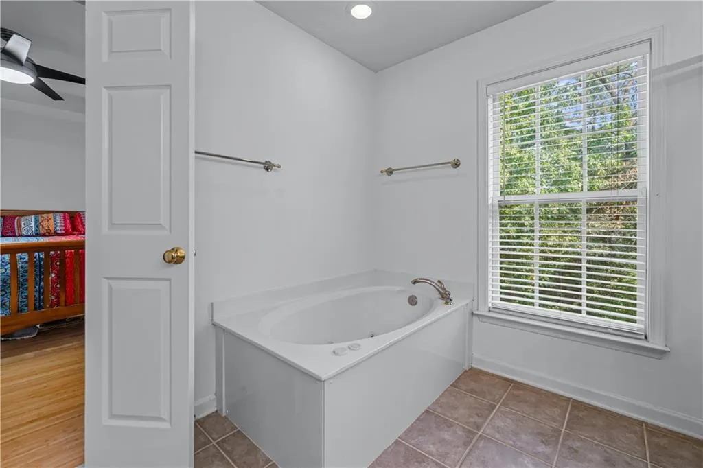 2487 Bridlewood Drive Se Unit 9, Atlanta, Georgia 30339, 3 Bedrooms Bedrooms, ,2 BathroomsBathrooms,Residential,For Sale,2487 Bridlewood Drive Se Unit 9,7643804