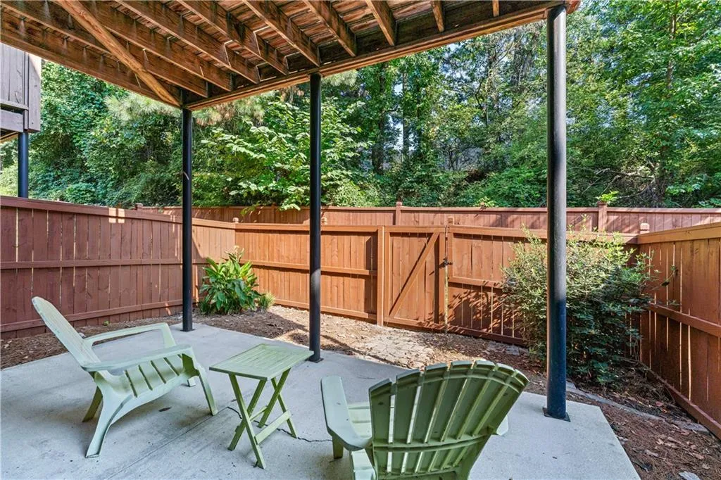 2487 Bridlewood Drive Se Unit 9, Atlanta, Georgia 30339, 3 Bedrooms Bedrooms, ,2 BathroomsBathrooms,Residential,For Sale,2487 Bridlewood Drive Se Unit 9,7643804