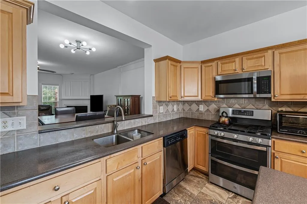 2487 Bridlewood Drive Se Unit 9, Atlanta, Georgia 30339, 3 Bedrooms Bedrooms, ,2 BathroomsBathrooms,Residential,For Sale,2487 Bridlewood Drive Se Unit 9,7643804