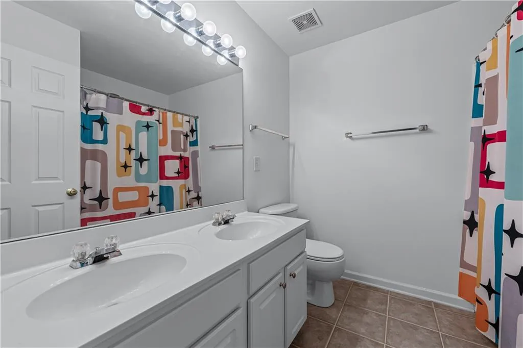 2487 Bridlewood Drive Se Unit 9, Atlanta, Georgia 30339, 3 Bedrooms Bedrooms, ,2 BathroomsBathrooms,Residential,For Sale,2487 Bridlewood Drive Se Unit 9,7643804