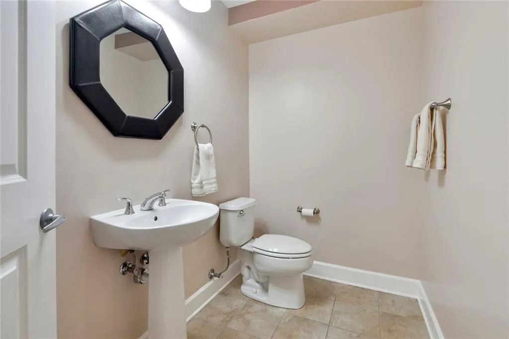 200 River Vista Drive Unit 316, Atlanta, Georgia 30339, 2 Bedrooms Bedrooms, ,2 BathroomsBathrooms,Residential,Sold,200 River Vista Drive Unit 316,6842990