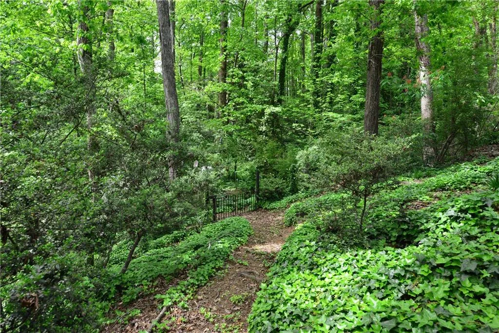 6066 Kayron Drive, Sandy Springs, Georgia 30328, 3 Bedrooms Bedrooms, ,2 BathroomsBathrooms,Residential,Sold,6066 Kayron Drive,5679016