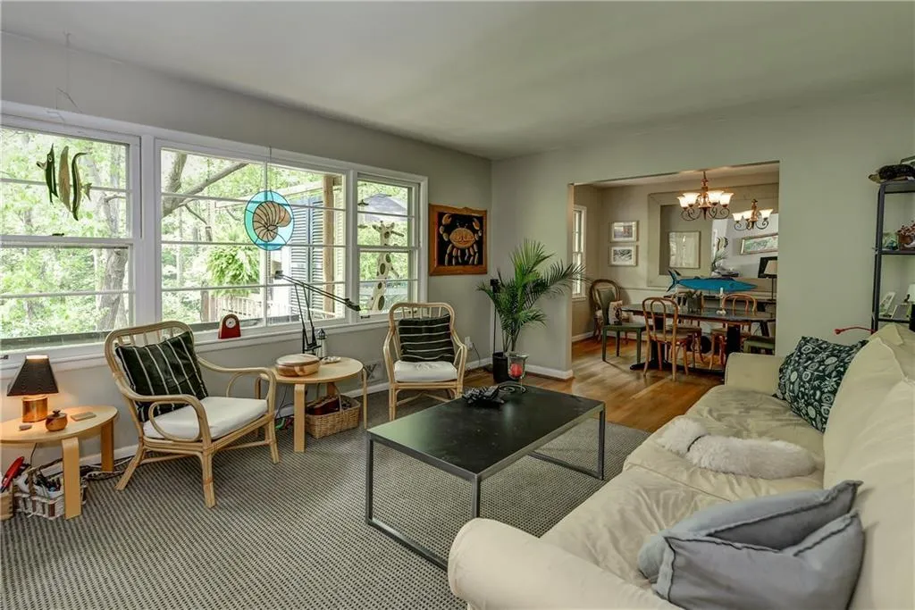 6066 Kayron Drive, Sandy Springs, Georgia 30328, 3 Bedrooms Bedrooms, ,2 BathroomsBathrooms,Residential,Sold,6066 Kayron Drive,5679016