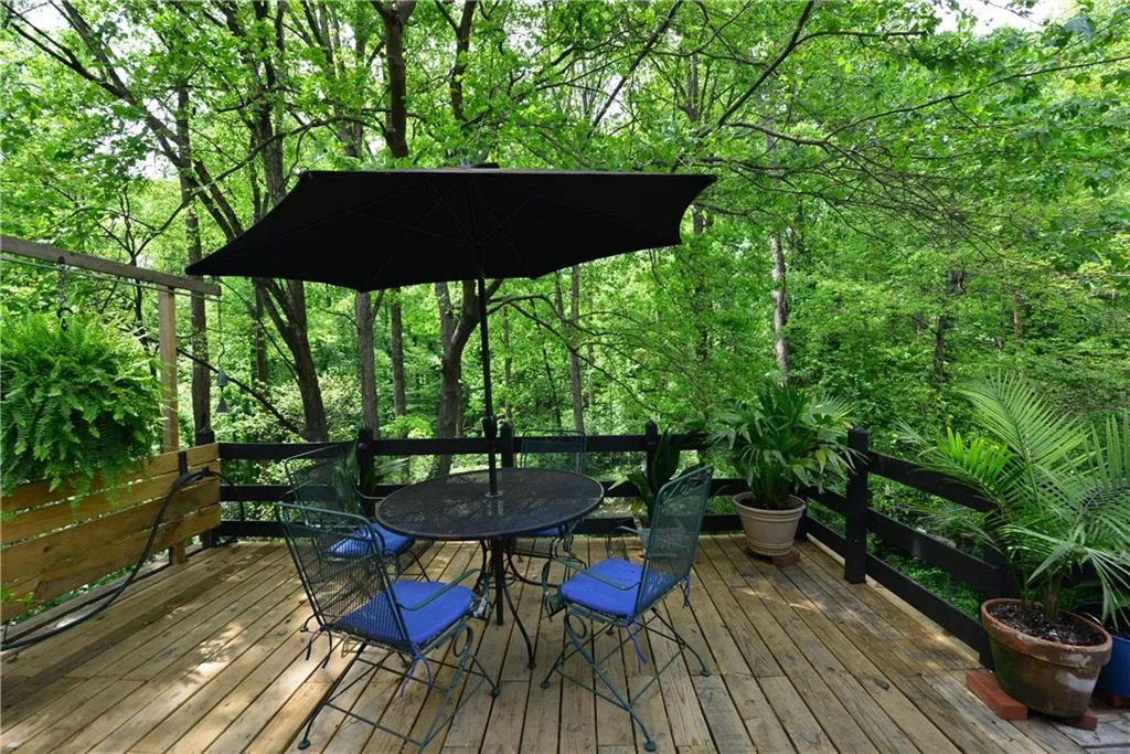 6066 Kayron Drive, Sandy Springs, Georgia 30328, 3 Bedrooms Bedrooms, ,2 BathroomsBathrooms,Residential,Sold,6066 Kayron Drive,5679016