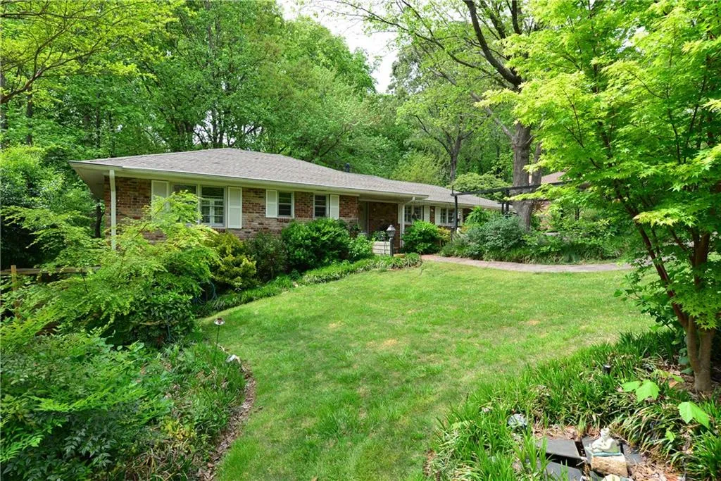 6066 Kayron Drive, Sandy Springs, Georgia 30328, 3 Bedrooms Bedrooms, ,2 BathroomsBathrooms,Residential,Sold,6066 Kayron Drive,5679016