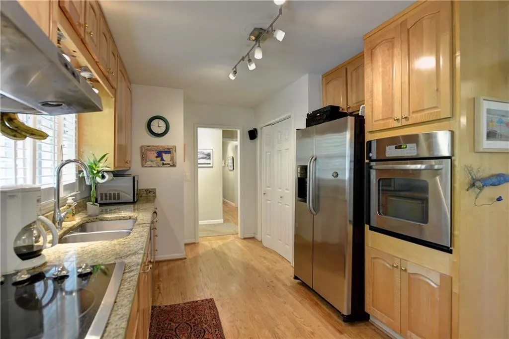 6066 Kayron Drive, Sandy Springs, Georgia 30328, 3 Bedrooms Bedrooms, ,2 BathroomsBathrooms,Residential,Sold,6066 Kayron Drive,5679016