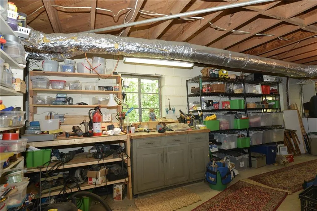 6066 Kayron Drive, Sandy Springs, Georgia 30328, 3 Bedrooms Bedrooms, ,2 BathroomsBathrooms,Residential,Sold,6066 Kayron Drive,5679016