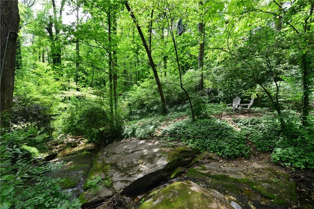 6066 Kayron Drive, Sandy Springs, Georgia 30328, 3 Bedrooms Bedrooms, ,2 BathroomsBathrooms,Residential,Sold,6066 Kayron Drive,5679016